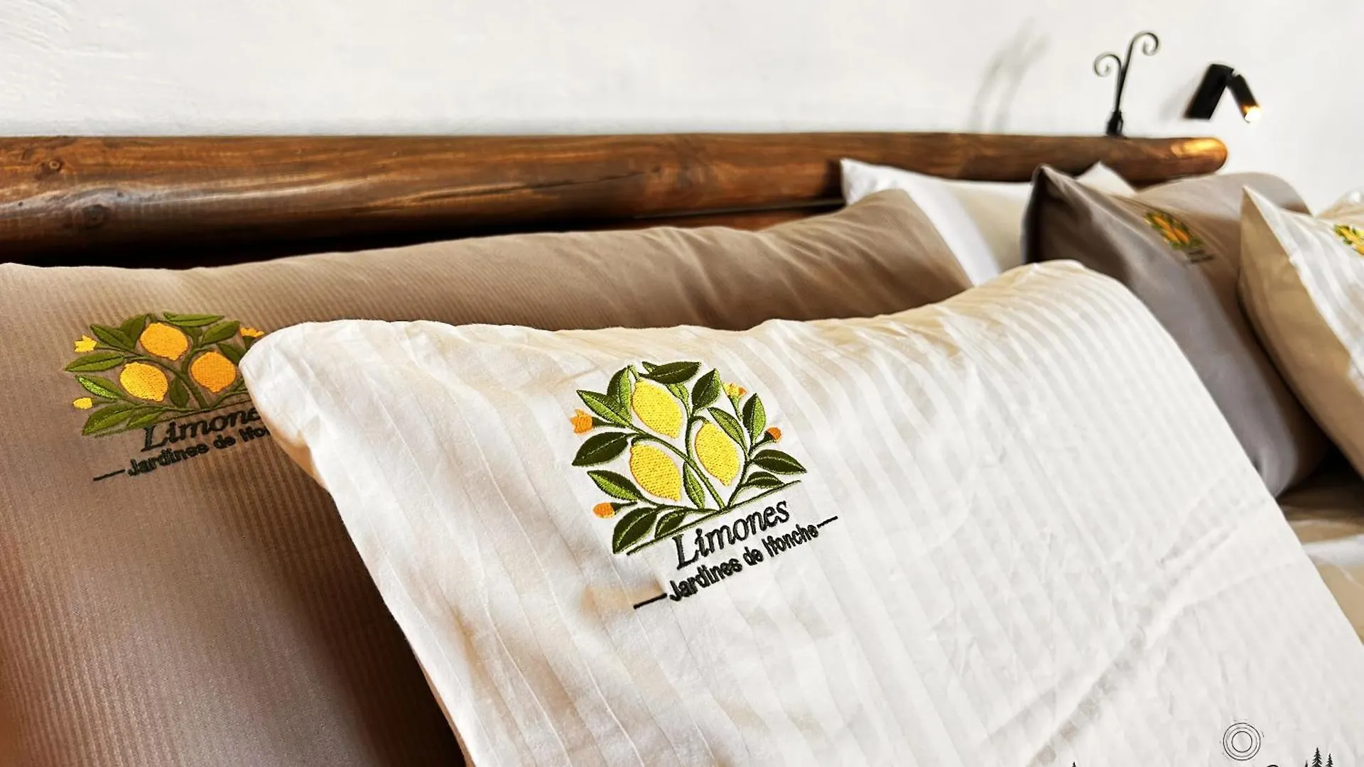 Bed and Breakfast Jardines De Ifonche 0*,
